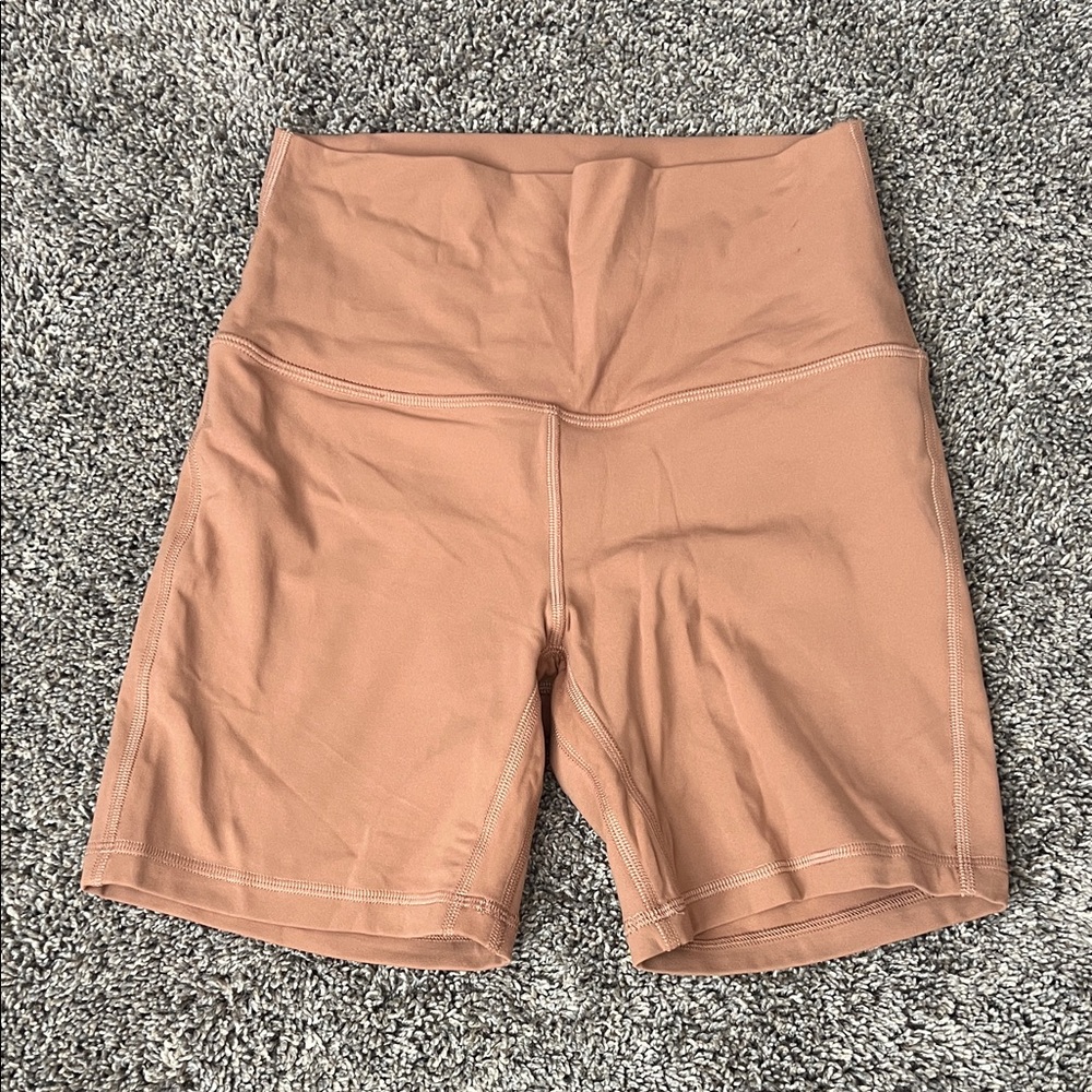 Lululemon Align Short 6”. LIKE NEW CONDITION